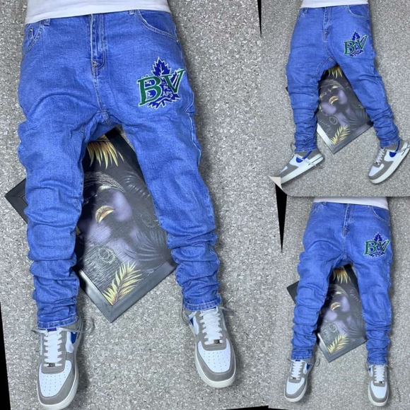 Clothes - Picture 2 of 4